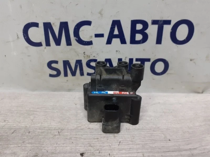 Блок клапанов пневмоподвески Mercedes-Benz R-Class A2513200158 W251