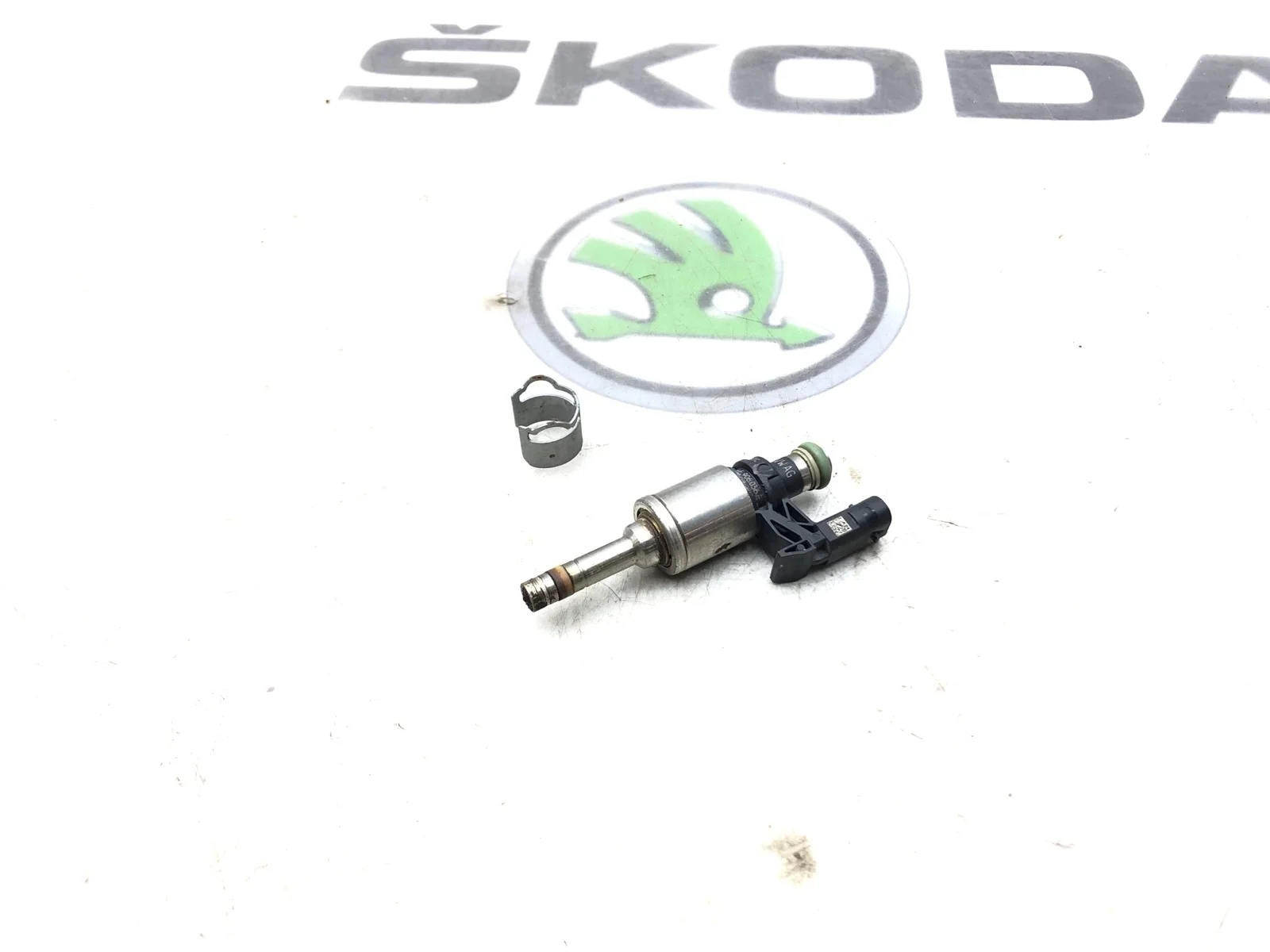 Топливная форсунка Skoda Octavia 2015 04E906036E A7 (5E) 1.2 CJZA