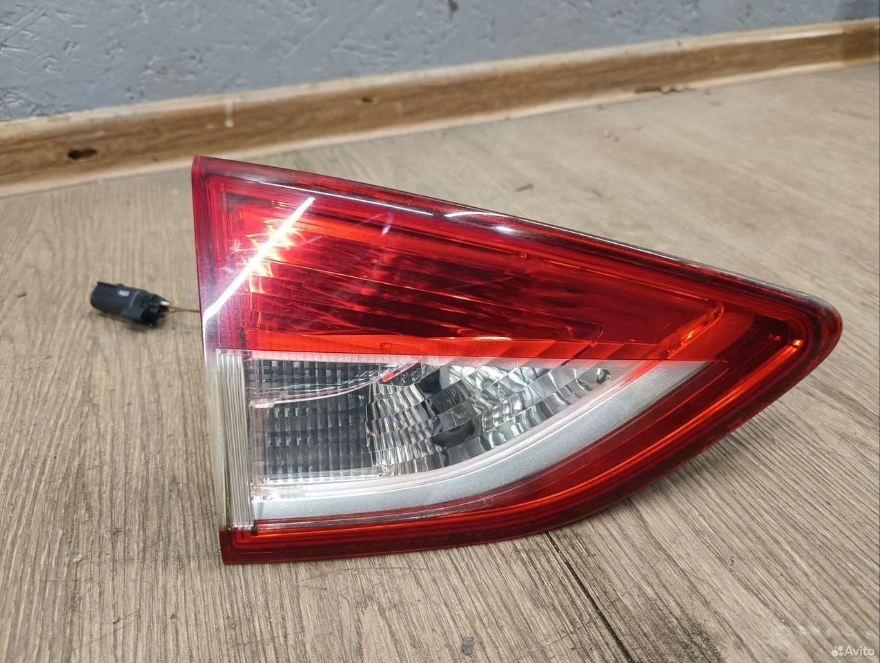 Фонарь задний внутренний ford kuga 2012-2016 левый