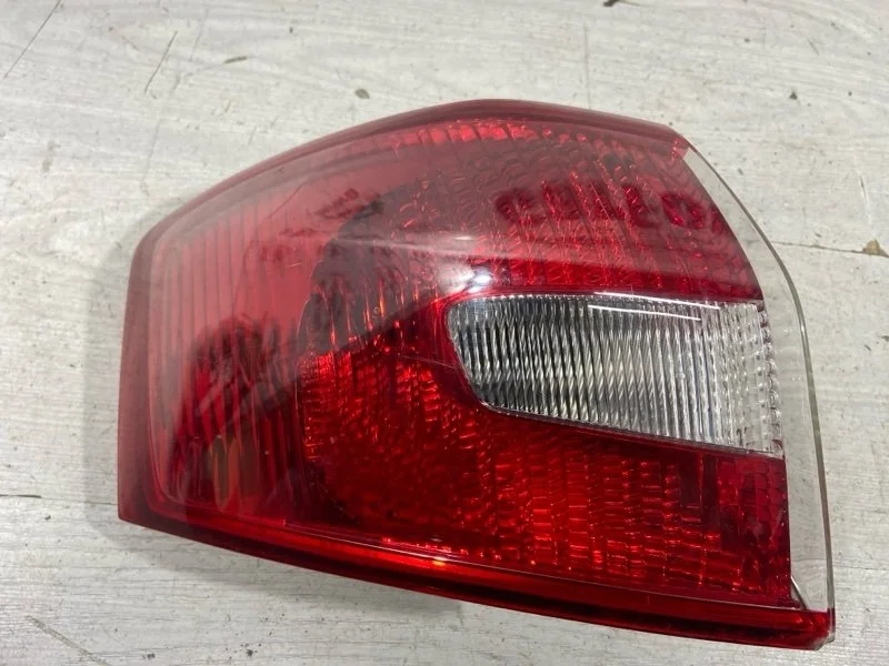 Фонарь задний наружный левый Ford Kuga 1 (08-12)