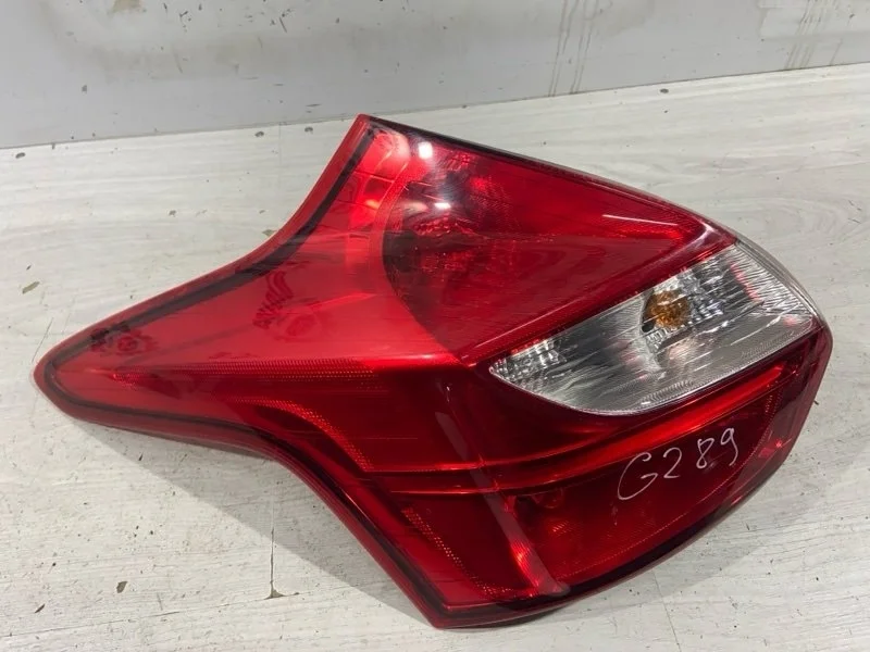 Фонарь задний правый Ford Focus 3 (11-14) ХЭТЧБЭК