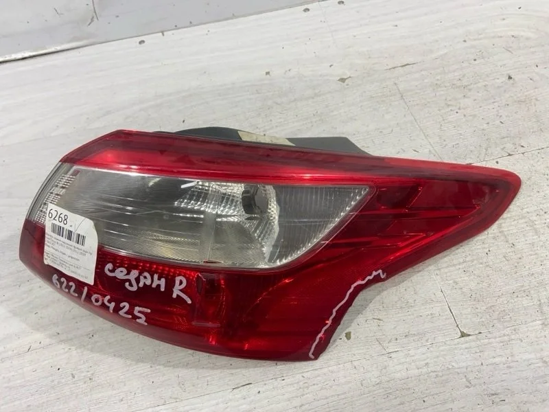 Фонарь задний наружный правый Ford Focus 3 (11-14)