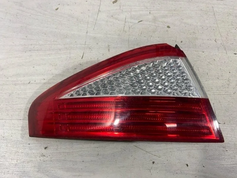 Фонарь задний наружный левый Ford Mondeo 4 (07-14)