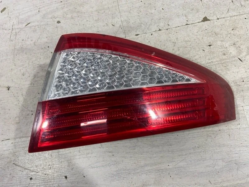 Фонарь задний наружный правый Ford Mondeo 4