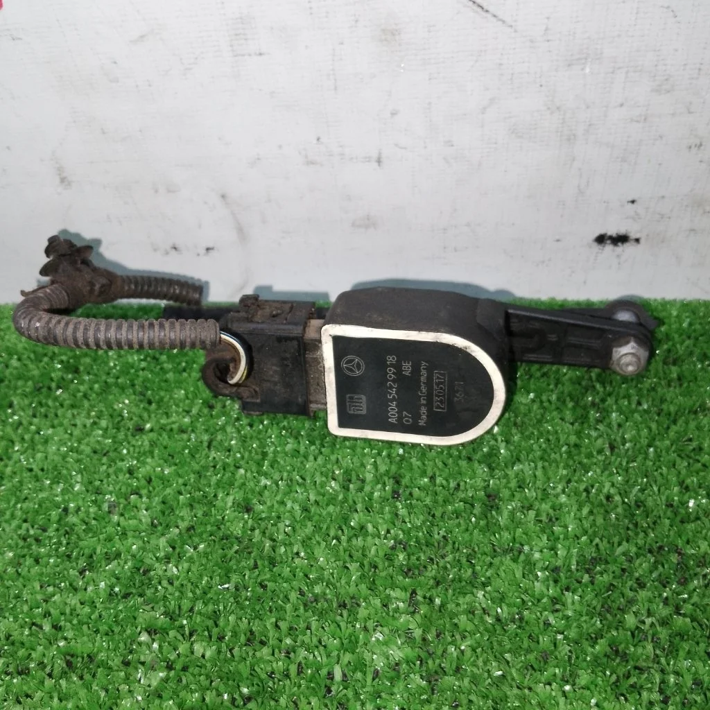 Датчик высоты дорожного просвета Mercedes-Benz M-Class A0045429918 W164