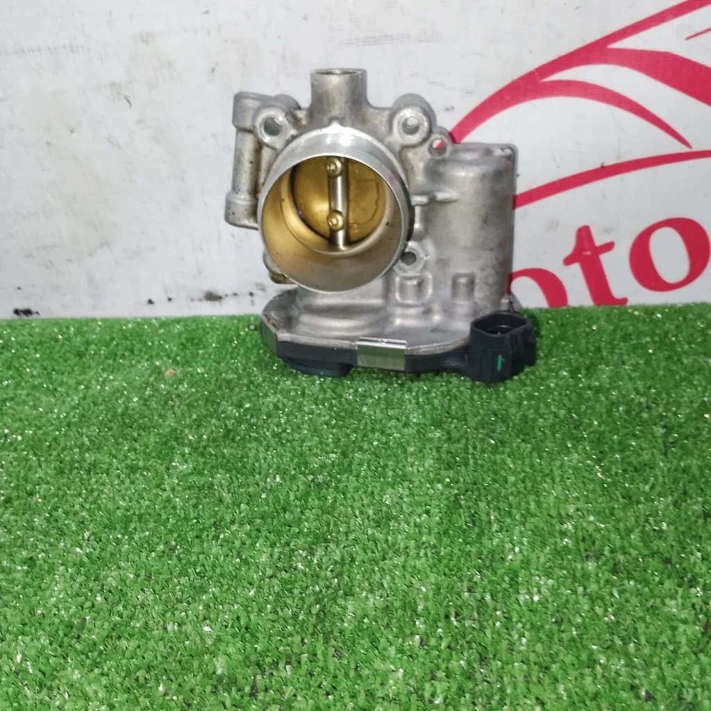 Дроссельная заслонка Opel Astra 55565489 J