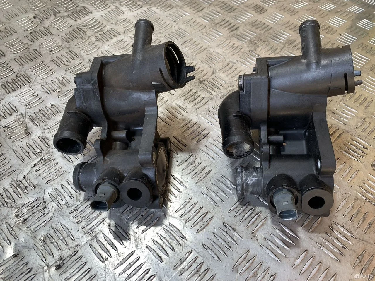 Корпус термостата 032121111bm 1.4 bca bud vw skoda