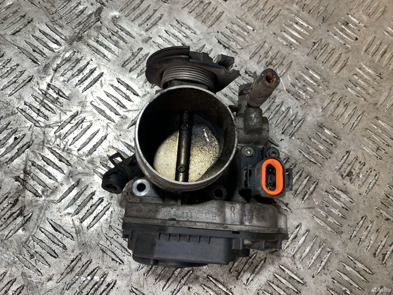 Дроссельная заслонка 06a133062b 2.5 aet volkswagen