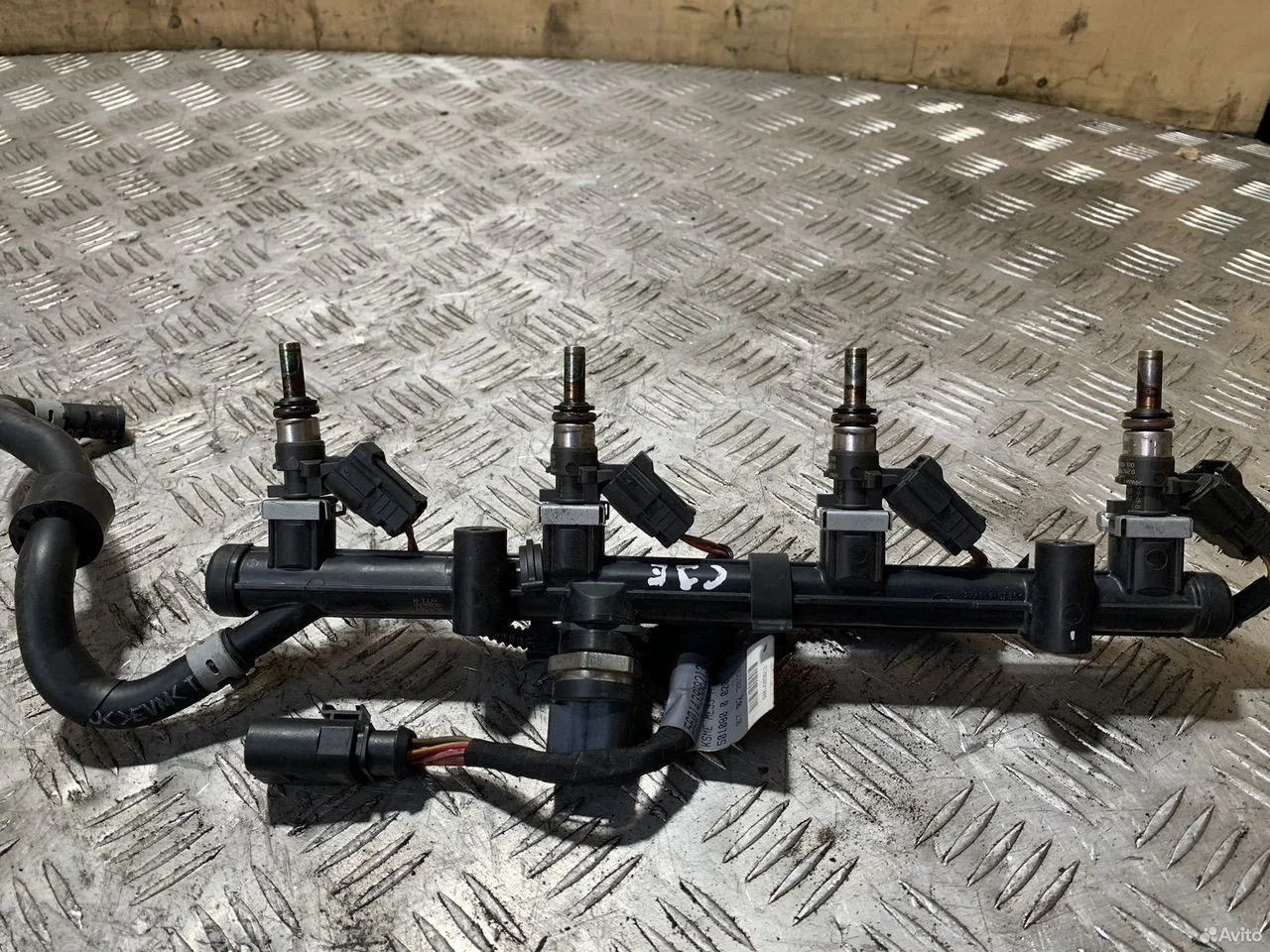 Форсунка топливная 06l906031a vw audi skoda