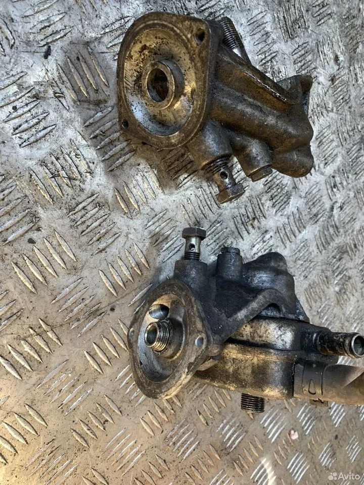 Кронштейн масляного фильтра vw т4 2.5 л 074115405r