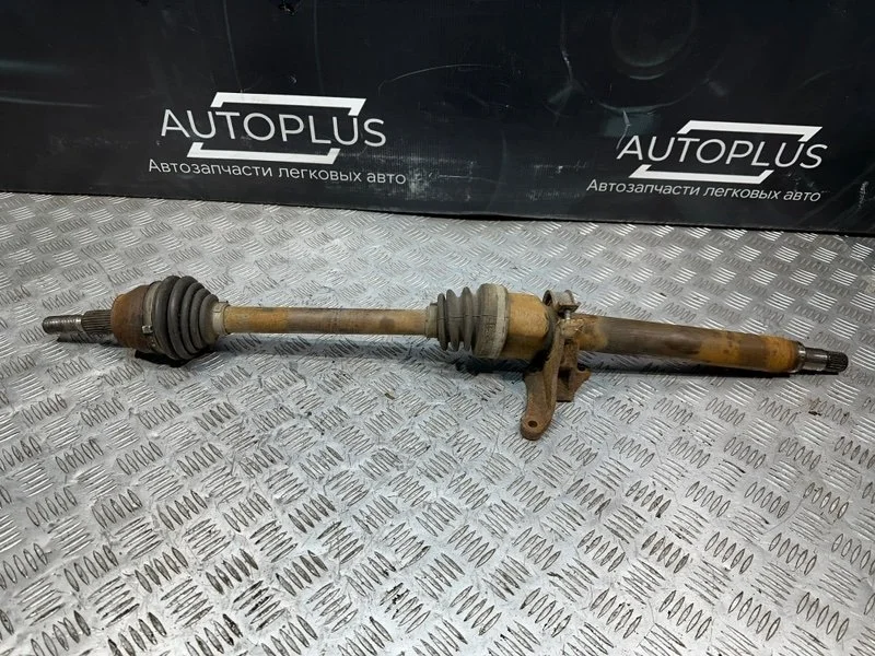 Правый привод Ford Focus 2011 1758155 СЕДАН 1.6 PNDA