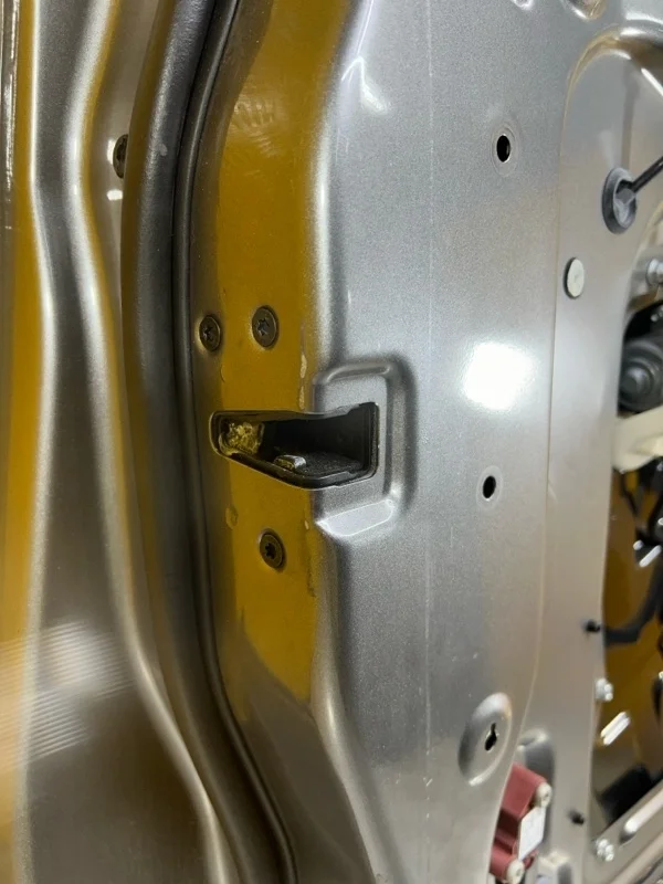 Замок двери передней левой Land Rover Range Sport I 2005-2013 2010