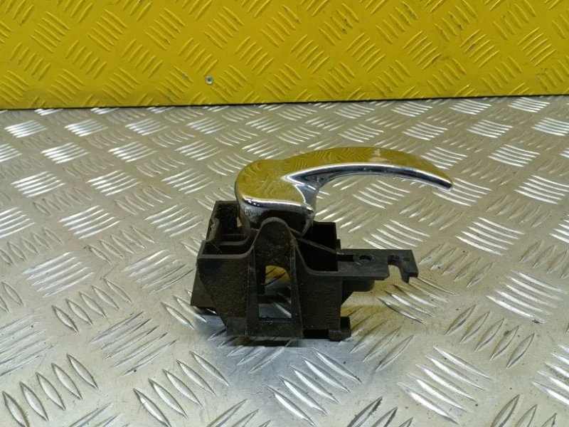 Ручка двери внутренняя передняя правая Nissan Navara (D40) 2004-2015 2010