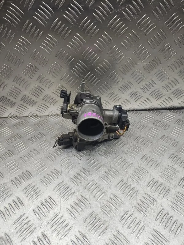 Дроссельная заслонка Toyota Corolla Spacio Vitz 8945220130 E120 E 120 NZE121 1NZFE