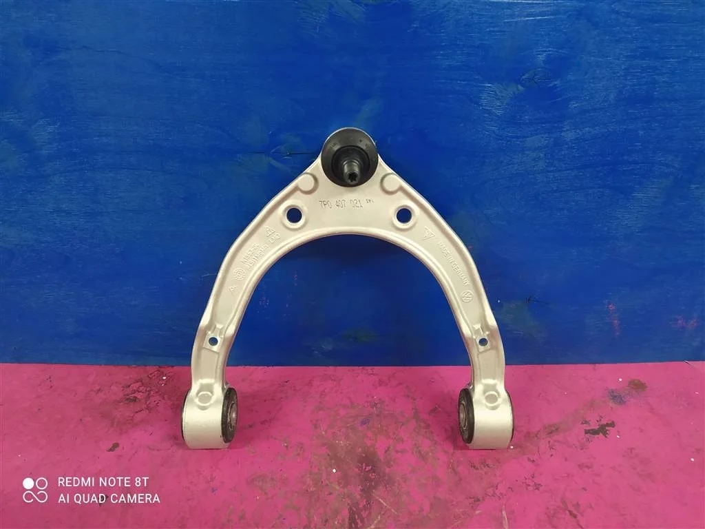 Передний рычаг VW Touareg Cayenne 2010-2018