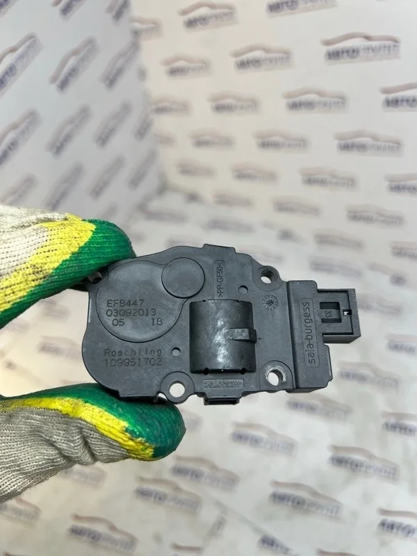Сервопривод заслонки печки MB GL550 2014 X166
