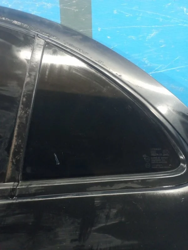 Форточка двери задняя левая Nissan Almera Classic