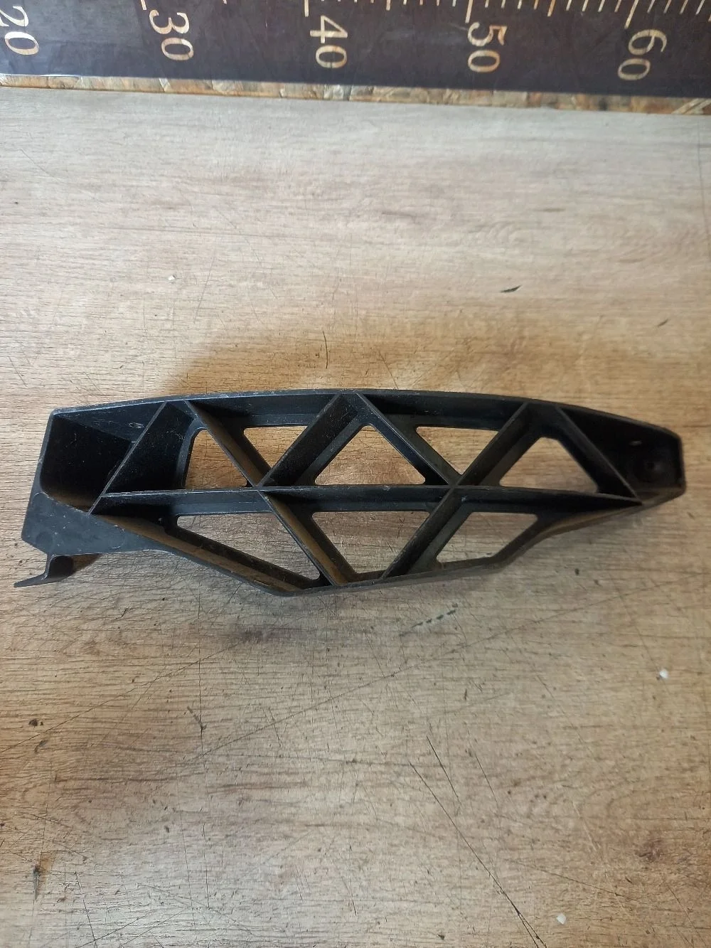 Кронштейн заднего бампера правый Skoda Octavia II рестайлинг (2008—2013) 2012 3U/F8K