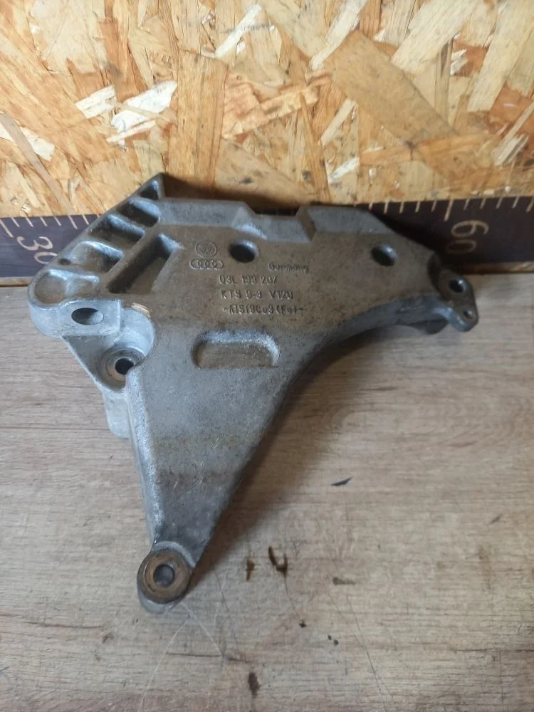 Кронштейн двигателя Skoda Octavia II рестайлинг (2008—2013) 2011