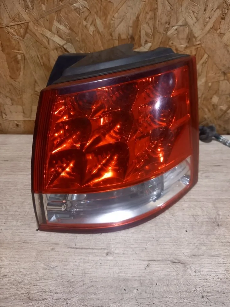 Фонарь задний наружный правый Citroen C-Crosser I (2007—2013) 2008 KTZ - ЧЕРНАЯ ЭМАЛЬ PERLE (ПЕРЛ)