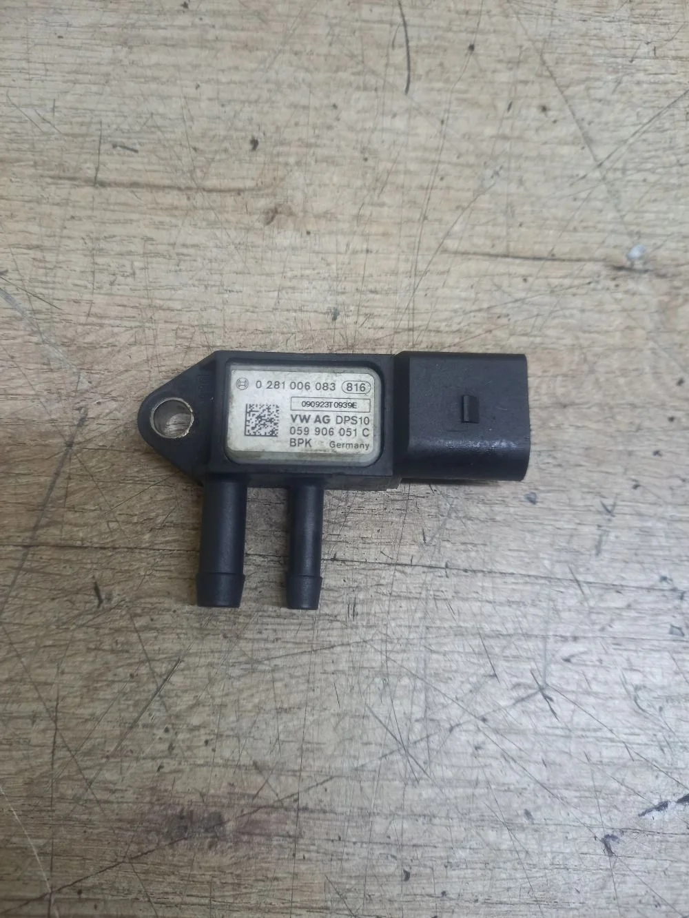 Датчик давления выхлопных газов Skoda Octavia II рестайлинг (2008—2013) 2009 8E (Серебро)