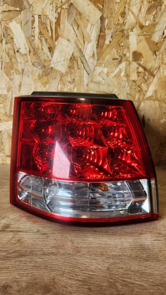 Фонарь задний наружный левый Peugeot 4007 I (2007—2012) 2009 Чёрный