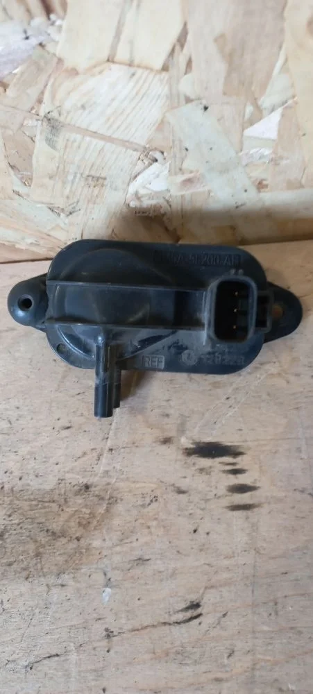 Датчик давления выхлопных газов Volvo V50 I рестайлинг (2007—2012) 2010 Темно-серый