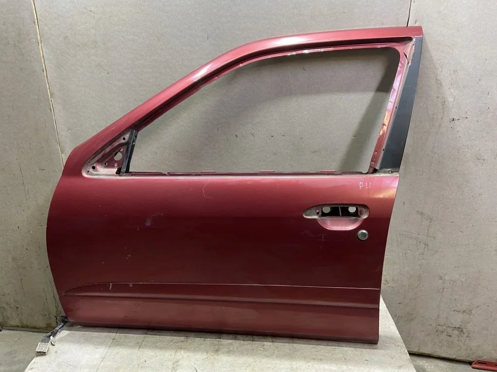 Дверь передняя левая Nissan Primera P11 Примера Р11