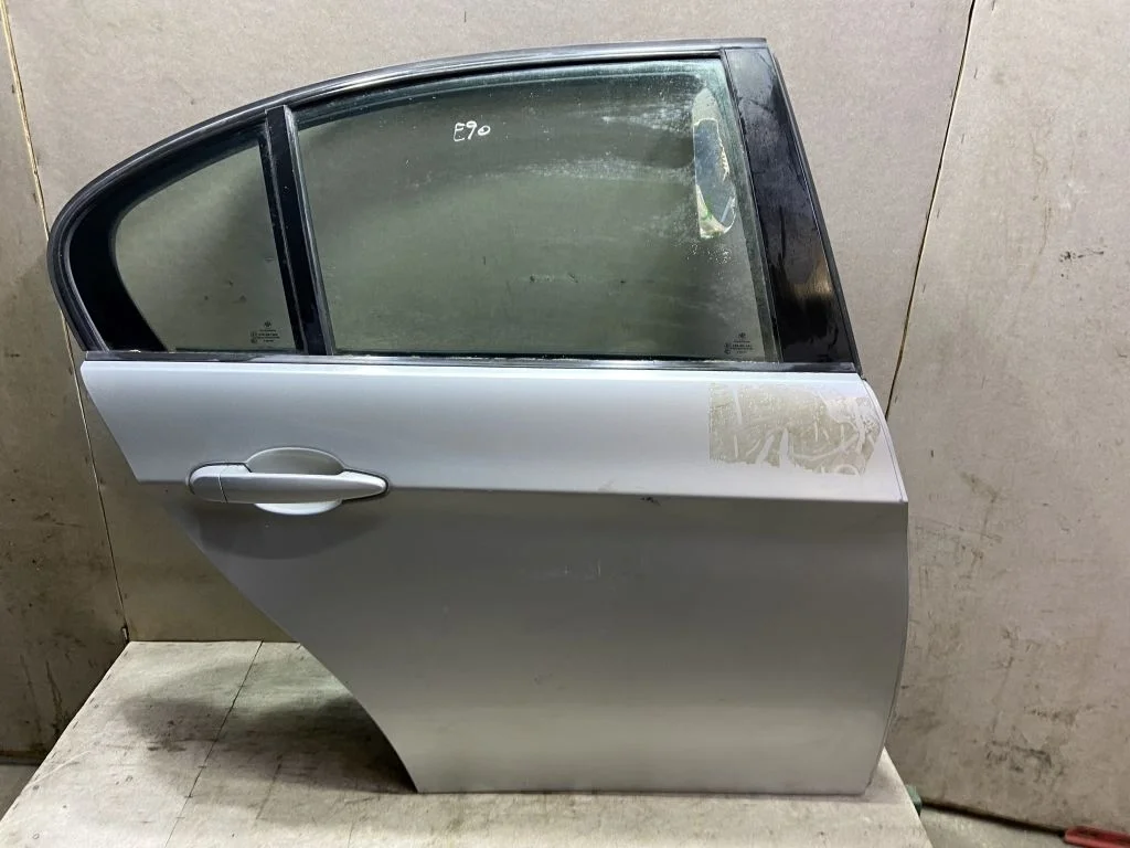 Дверь задняя правая BMW E90