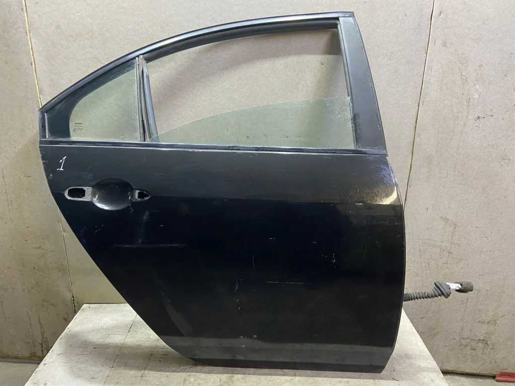 Дверь задняя Nissan Primera P12 правая  Примера Р12