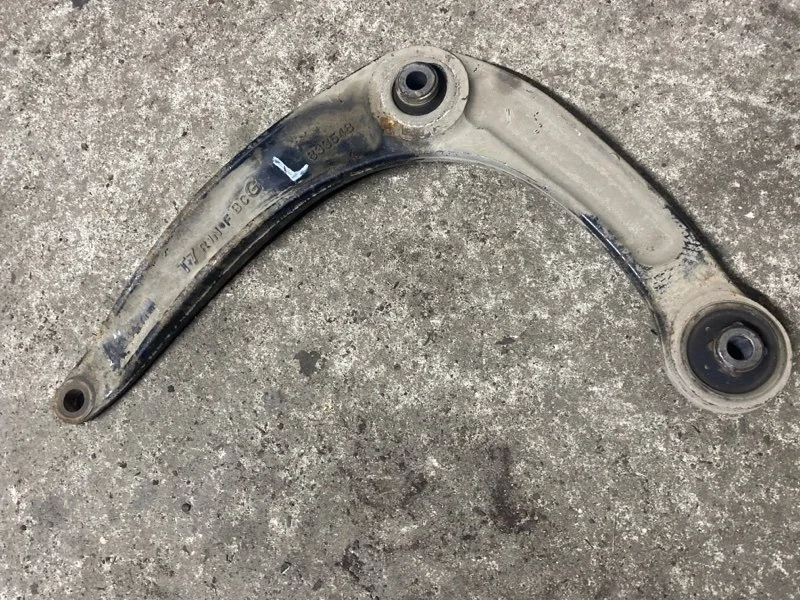 Рычаг подвески нижний Peugeot 308 2011