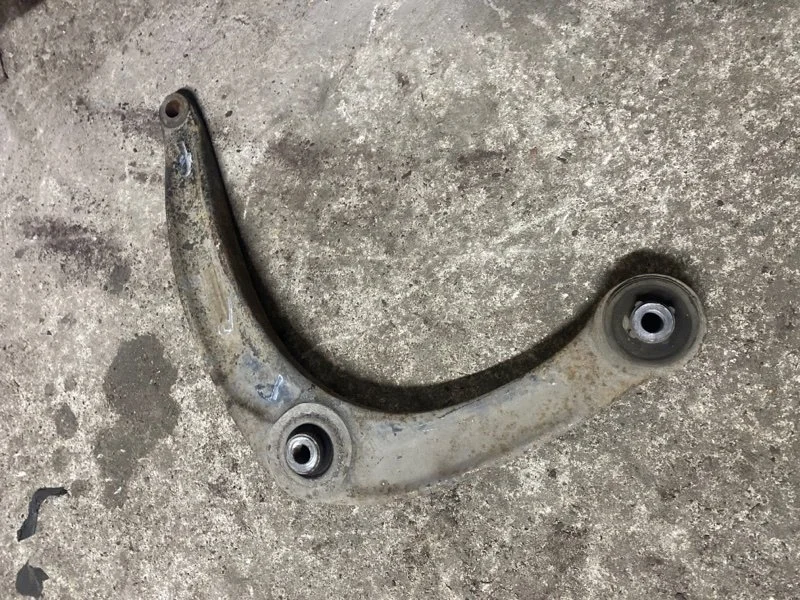 Рычаг подвески нижний Peugeot 308 2011