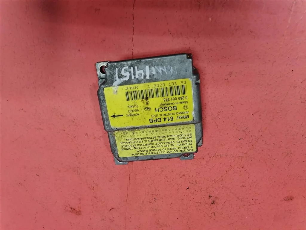 блок управления air bag Mitsubishi Space Star 1998-2004