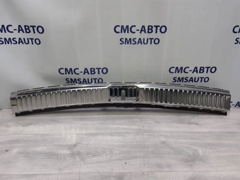 Накладка замка багажника Volkswagen Touareg 7P0863459F NF, задняя