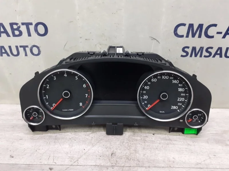 Панель приборов Volkswagen Touareg 7P6920880M NF