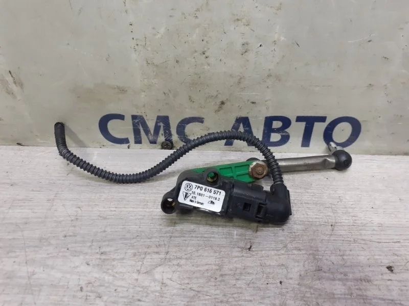 Датчик уровня подвески Volkswagen Touareg 7P0616571 NF, задний
