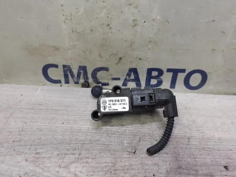 Датчик уровня подвески Volkswagen Touareg 7P0616571 NF, задний