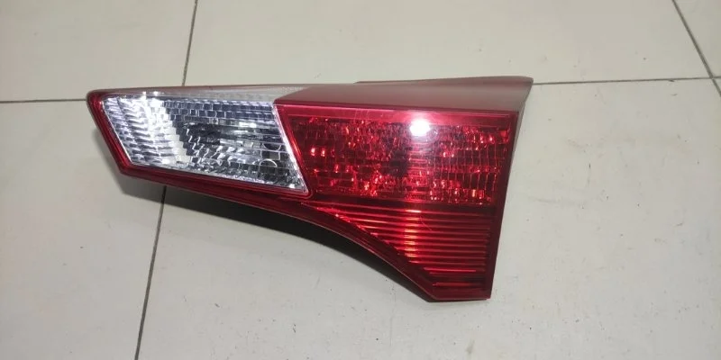 Фонарь задний правый Toyota Rav4