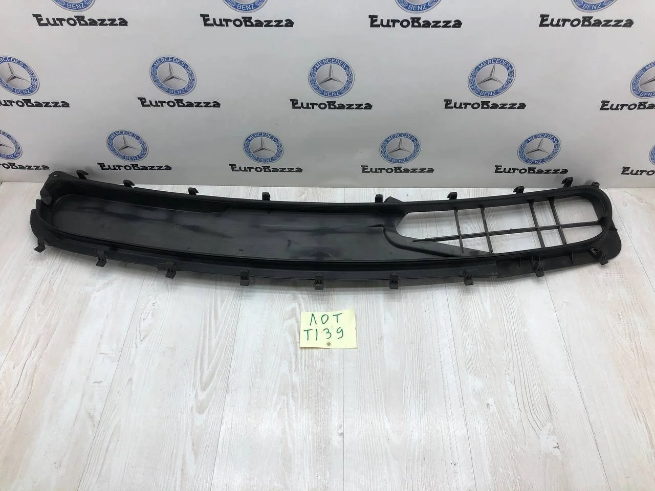 Жабо капота Mercedes W220