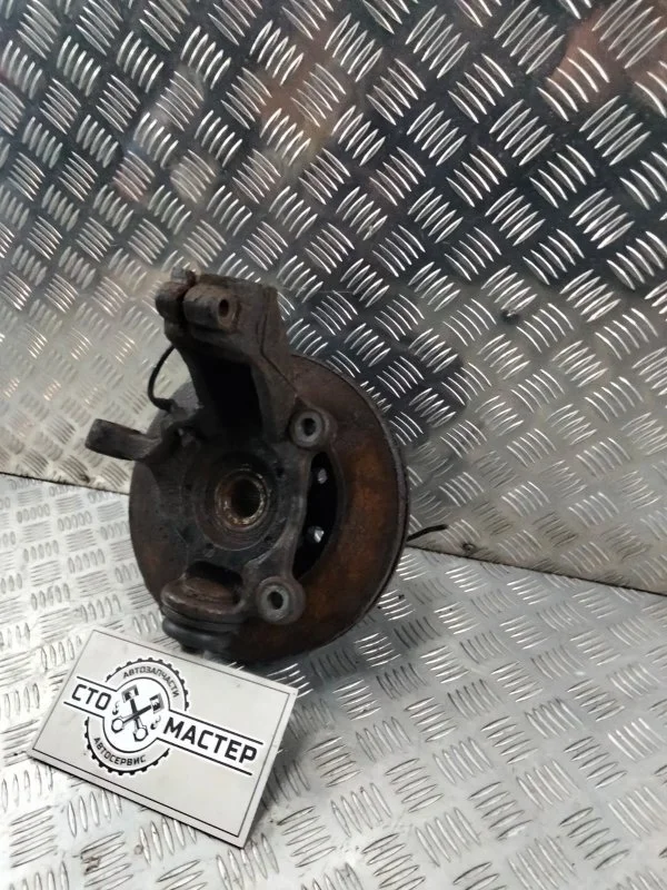 Кулак поворотный левый Ford Transit