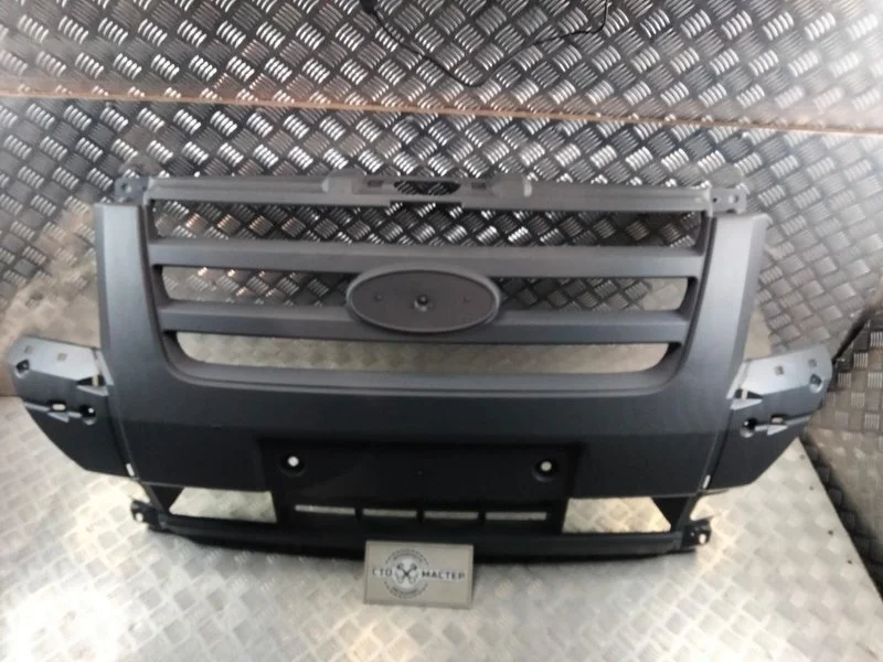 Бампер передний центральный Ford Transit