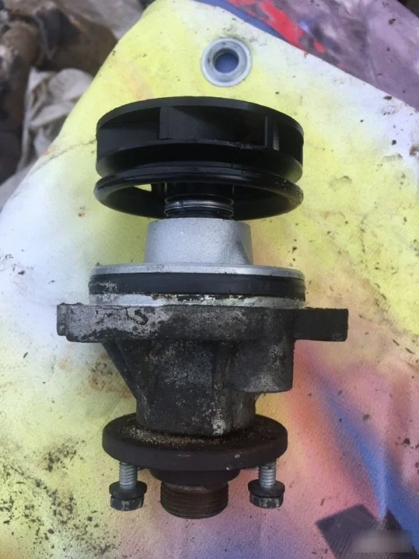 Насос водяной (помпа) Bmw X3 11517509985 E83 M54