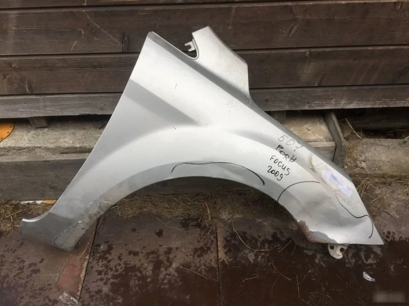 Крыло Ford Focus 1521596, переднее правое