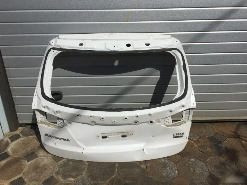 Дверь багажника Hyundai Santa Fe 737002W020