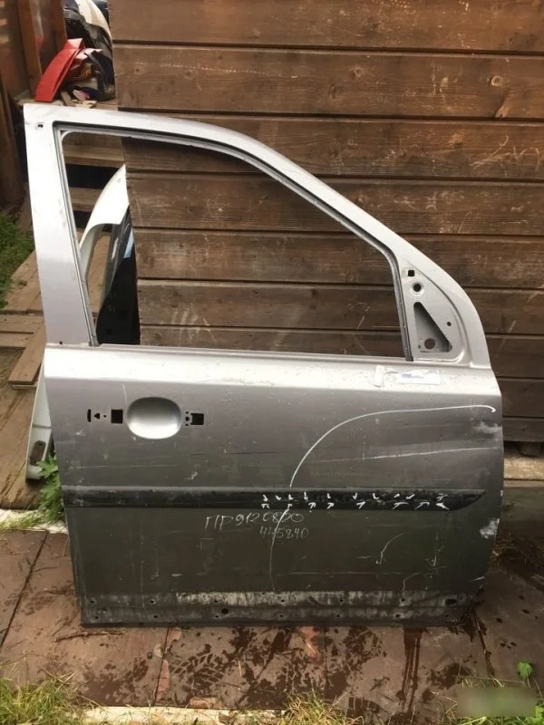 Дверь Land Rover Freelander LR005656, передняя правая