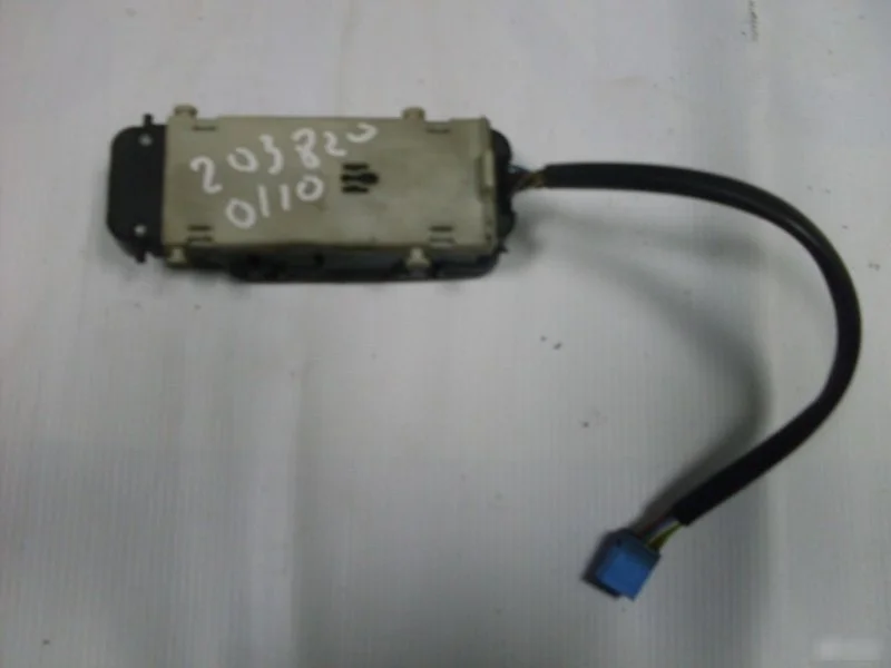 Блок управления стеклоподъемниками Mercedes-Benz C-Class A2038200110 W203
