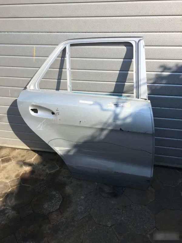 Дверь Mercedes-Benz M-Class 1667300205 W166, задняя правая