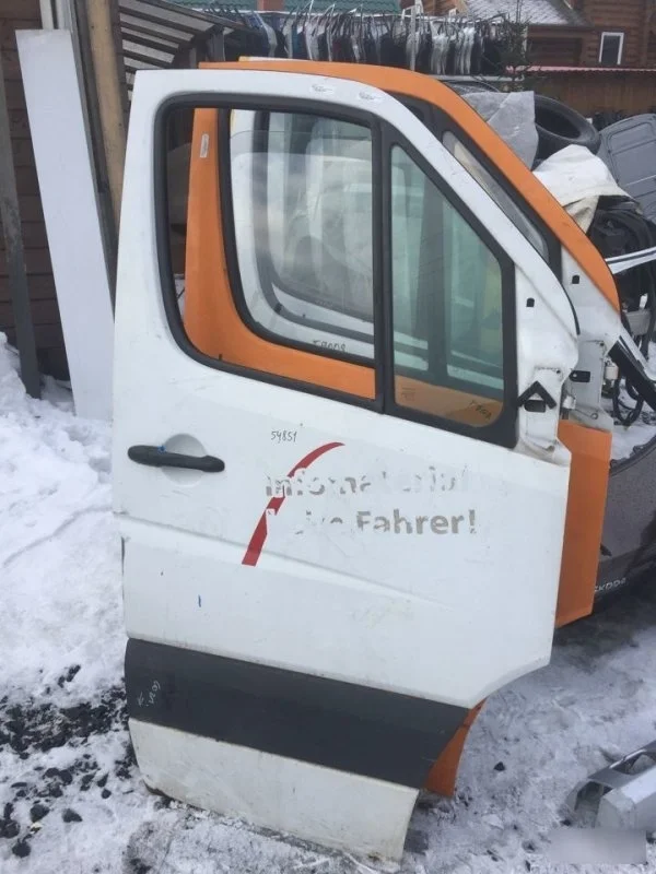 Дверь Mercedes-Benz Sprinter A9067200105 W906, передняя