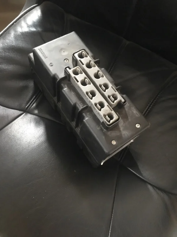 Компрессор центрального замка Mercedes A2208000548 W220