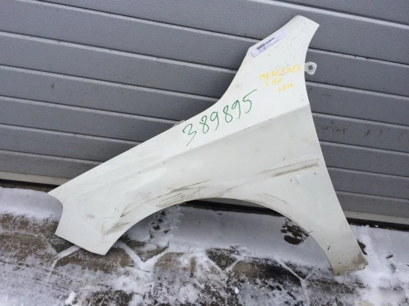 Крыло Mercedes-Benz A-Class 1768810101 W176, переднее левое